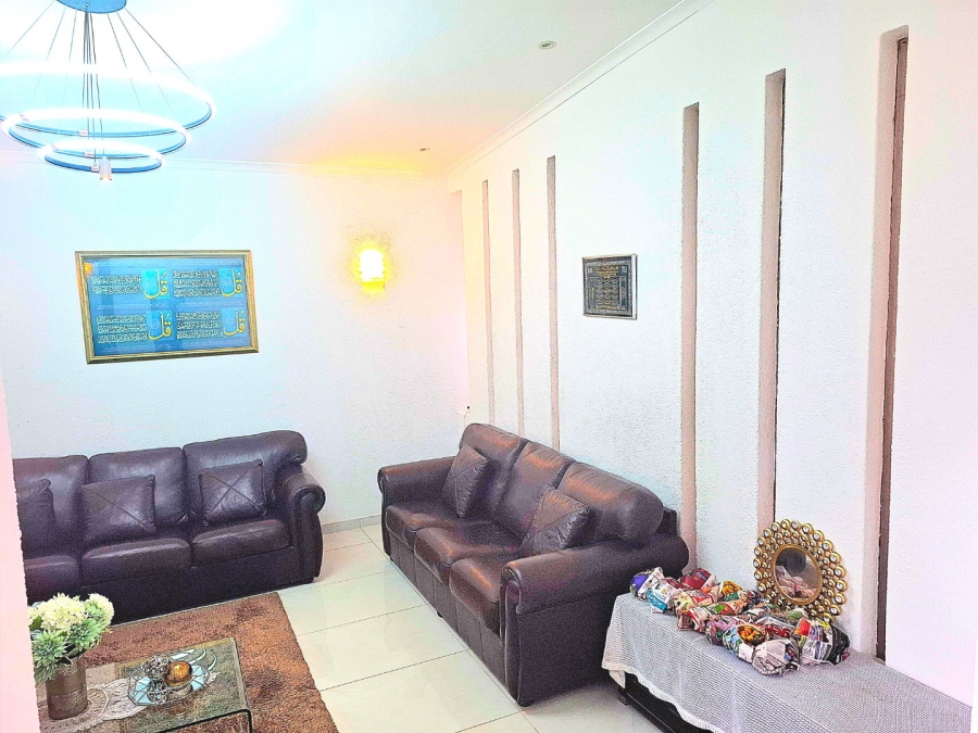 4 Bedroom Property for Sale in Welgelegen 3 Western Cape